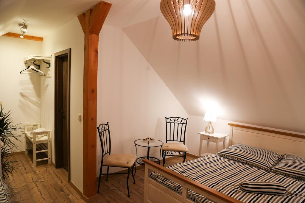 Penzion Recall Hotel Troskovice Eksteriør billede