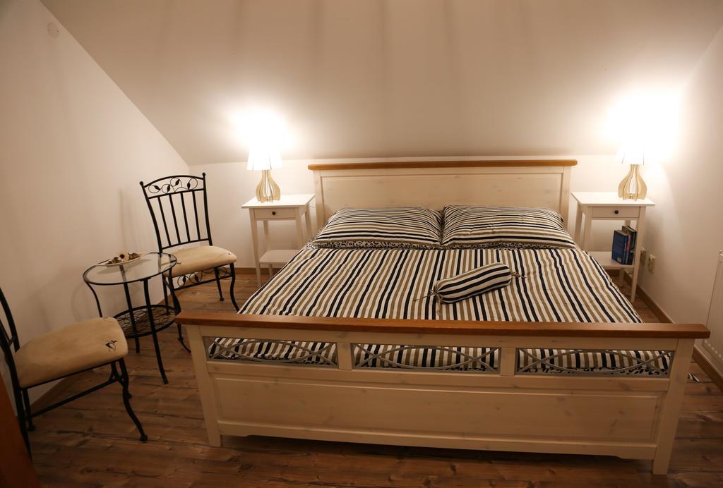 Penzion Recall Hotel Troskovice Eksteriør billede