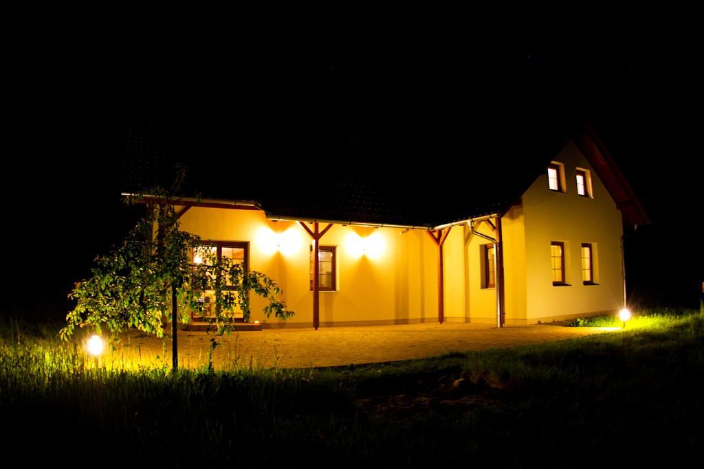 Penzion Recall Hotel Troskovice Eksteriør billede